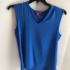 VINCE CAMUTO  SIZE M  V NECK SLEEVELESS TOP